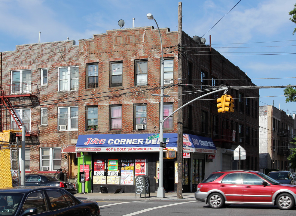 620 Albany Ave in Brooklyn, NY - Foto de edificio