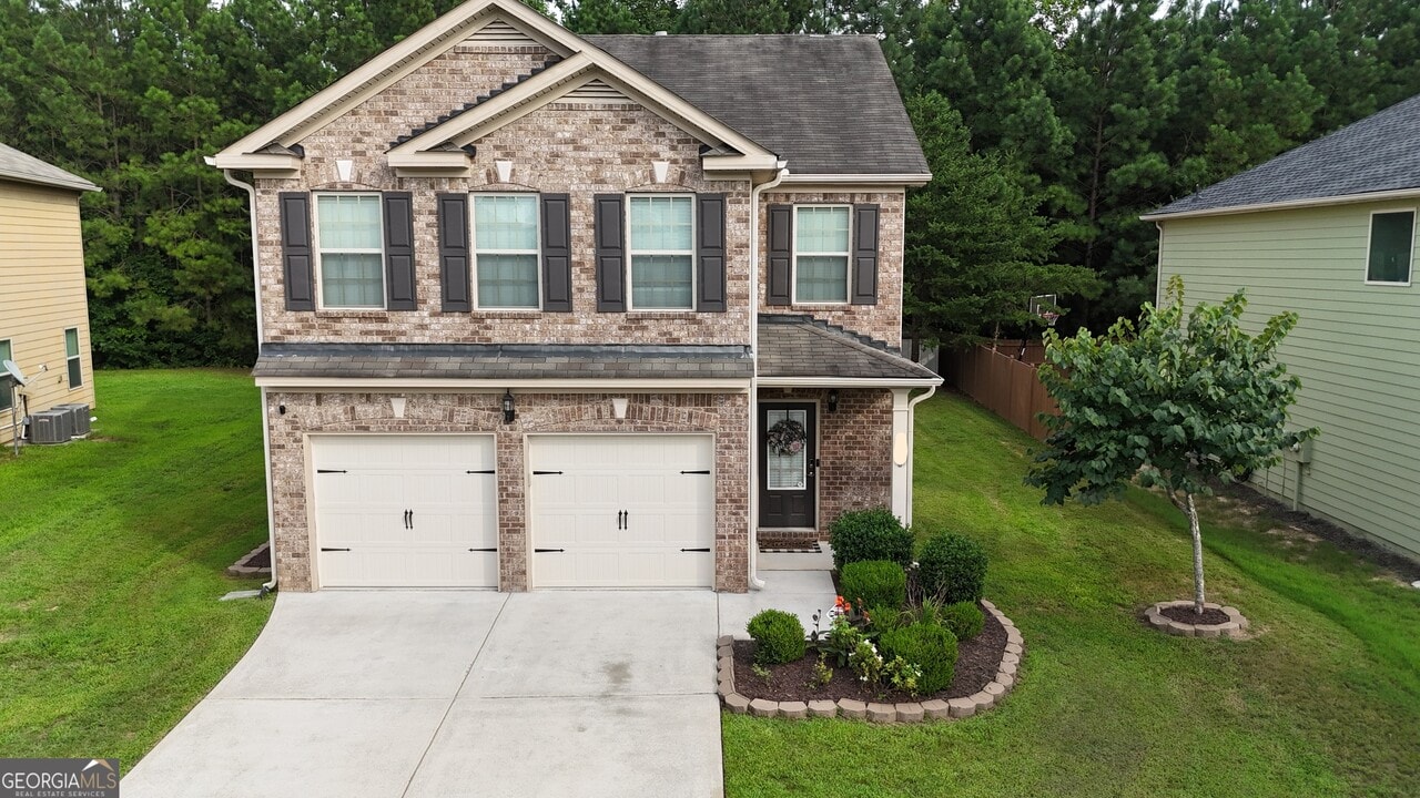 6648 Oak Hill Pass in Fairburn, GA - Building Photo