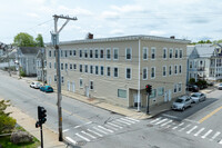 110 Branch St in Lowell, MA - Foto de edificio - Building Photo