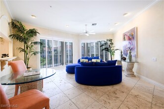 500 Lambiance Cir in Naples, FL - Foto de edificio - Building Photo