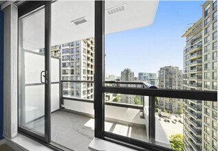 928 Homer St in Vancouver, BC - Building Photo - Building Photo