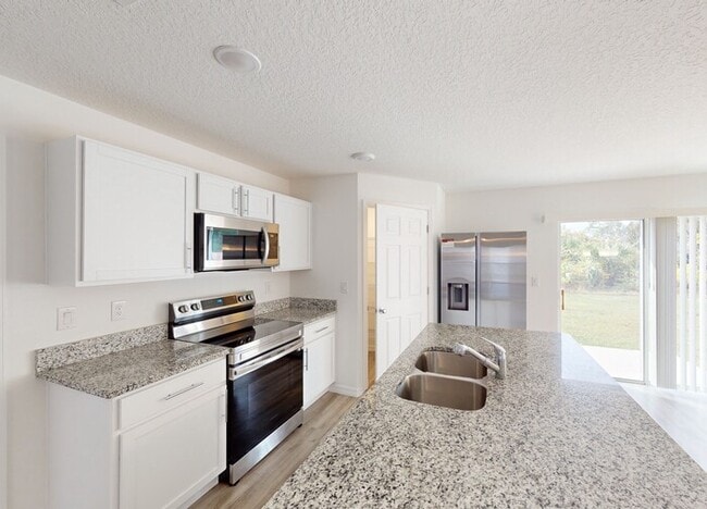 3238 Jupiter Blvd SE in Palm Bay, FL - Building Photo - Building Photo