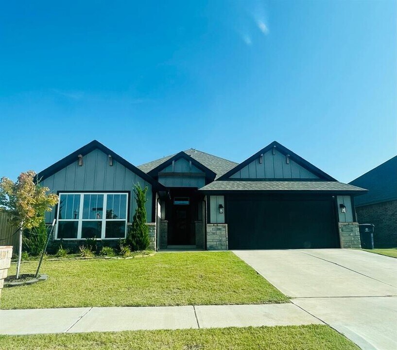 1121 SW 140th St in Oklahoma City, OK - Building Photo