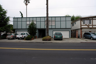 1198 Laurel St in San Carlos, CA - Building Photo - Building Photo