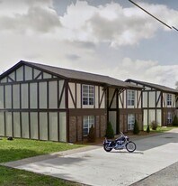 1213 W Mack Ave, Unit Apartment B in Marion, IL - Building Photo