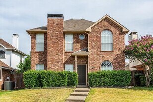 807 Burr Oak Dr in Lewisville, TX - Building Photo