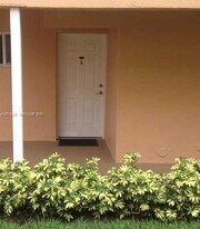 14901 SW 80th St in Miami, FL - Building Photo