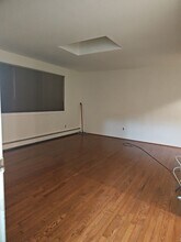 32 Scooter Ln in Hicksville, NY - Building Photo - Building Photo