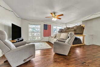 520 Helena St in Bryan, TX - Building Photo - Building Photo