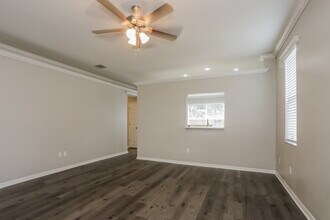 6637 Cambridge Park Dr in Apollo Beach, FL - Building Photo - Building Photo