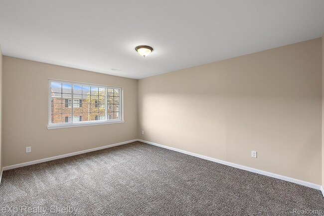 25340 Shiawassee Cir, Unit Shiawassee Condos in Southfield, MI - Foto de edificio - Building Photo