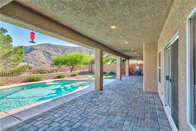 10737 Hunter Mountain Ave in Las Vegas, NV - Building Photo - Building Photo