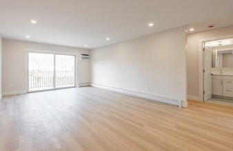 Nahatan Terrace in Norwood, MA - Foto de edificio - Building Photo