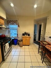 10 Strathmore Rd in Brookline, MA - Foto de edificio - Building Photo