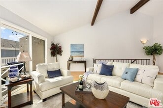 710 N Guadalupe Ave in Redondo Beach, CA - Building Photo - Building Photo