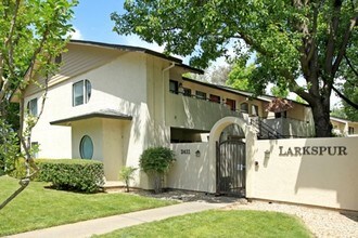 Larkspur in Sacramento, CA - Building Photo - Building Photo