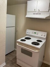 1104 Victory Blvd-Unit -Apt 4 in Portsmouth, VA - Building Photo - Building Photo