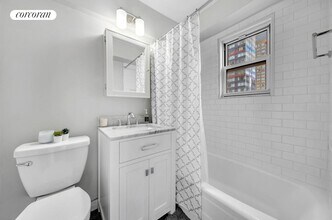 240 E 55th St in New York, NY - Building Photo - Building Photo