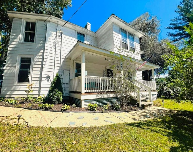 502 Monte Vista Rd in Candler, NC - Building Photo - Building Photo