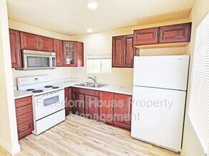 7701 S Arabian Way in Pahrump, NV - Building Photo - Building Photo