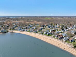 14 2nd Ave in Branford, CT - Building Photo - Building Photo