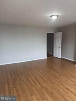 2037 N 8th St in Philadelphia, PA - Building Photo
