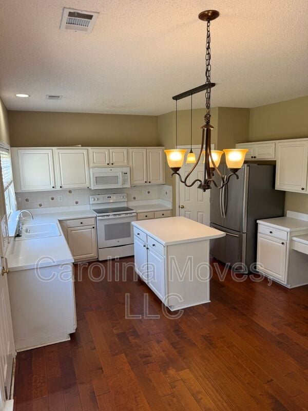 4 Bay Hill Dr in Simpsonville, SC - Building Photo - Building Photo