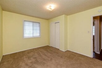 5330 Kesler Rd NW in Cedar Rapids, IA - Building Photo - Building Photo