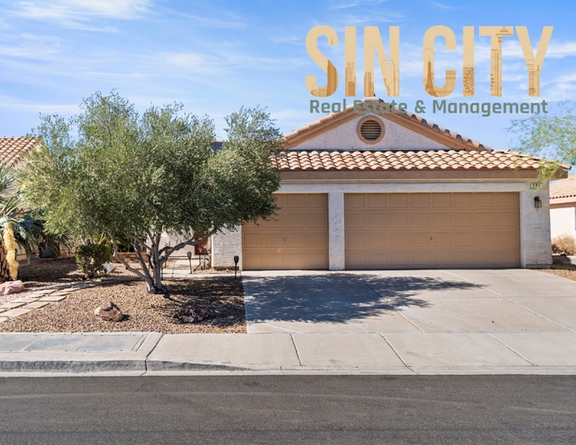 property at 131 E Tamarack Dr