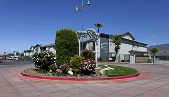 Mountain Breeze Villas Apartments