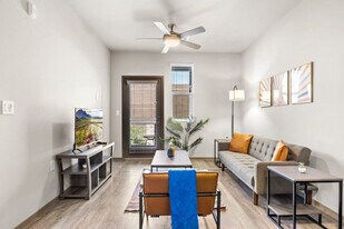 7200 N 91st Ave in Glendale, AZ - Building Photo