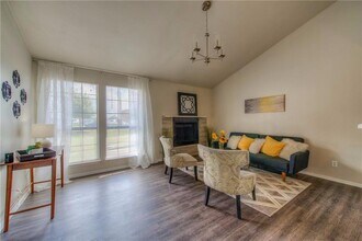 9412 Teasdale Terrace in Austin, TX - Building Photo - Building Photo