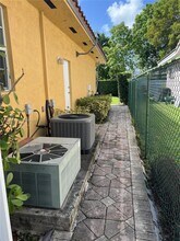 9820 NW 26th St in Doral, FL - Building Photo - Building Photo