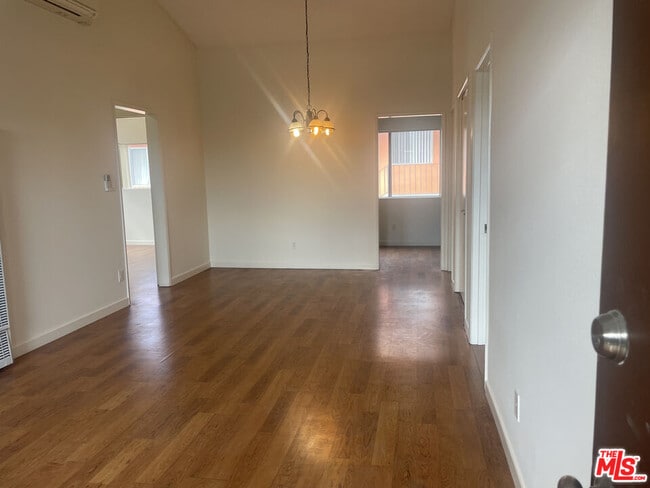 1249 N Virgil Ave in Los Angeles, CA - Building Photo - Building Photo