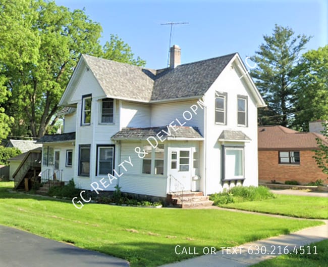 property at 132 S McHenry Ave