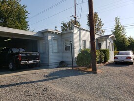 1215 E Illinois St in Bellingham, WA - Building Photo