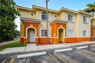 7380 NW 174 TE in Hialeah, FL - Building Photo - Building Photo