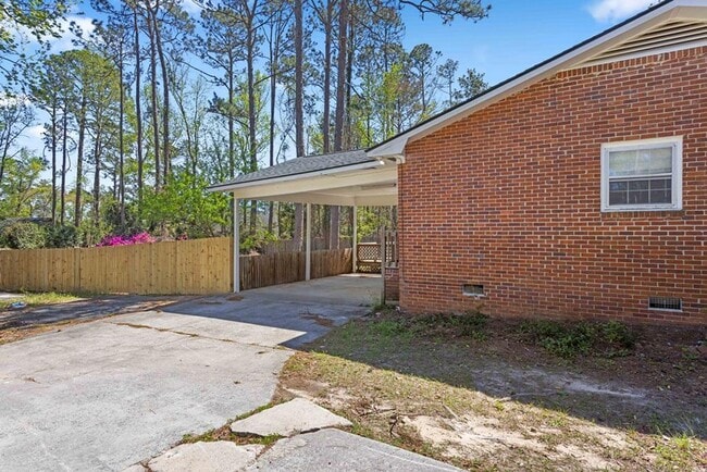 2205 Gornto Rd in Valdosta, GA - Foto de edificio - Building Photo