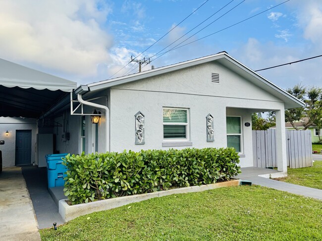 222 SE 3rd St in Boynton Beach, FL - Building Photo - Building Photo