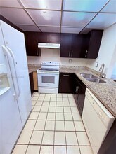 10307 NW 9th St Cir in Miami, FL - Building Photo - Building Photo