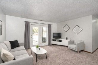 Thunder Ridge Apartments in Cedar Falls, IA - Building Photo - Building Photo