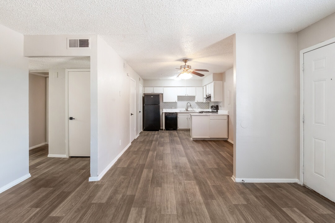 Buena Vista Apartments in Fort Worth, TX - Building Photo