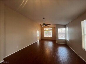 1905 Navajo Lake Way in Las Vegas, NV - Building Photo - Building Photo
