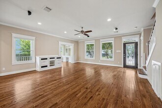 2410 Rutland St in Houston, TX - Building Photo - Building Photo
