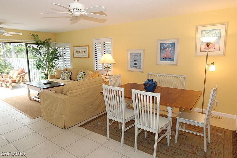 341 3rd Ave S in Naples, FL - Foto de edificio