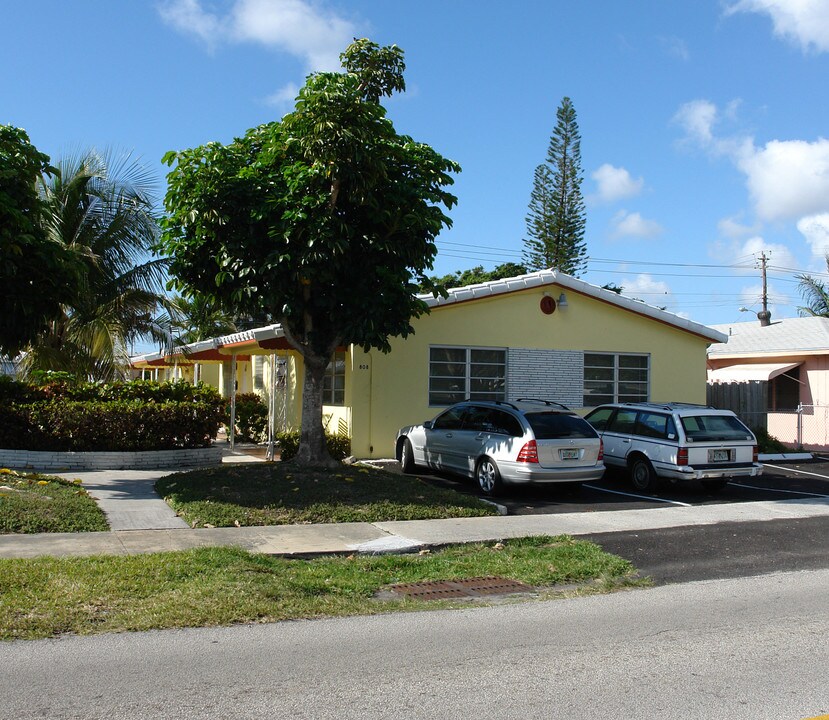 808 Moffett St in Hollywood, FL - Building Photo