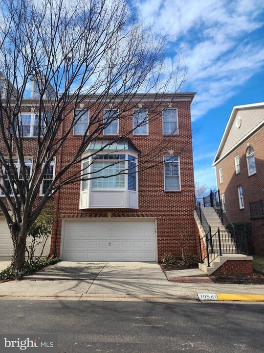 10540 James Wren Way in Fairfax, VA - Building Photo