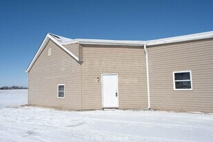 4881 300W, Unit 21 in New Palestine, IN - Building Photo