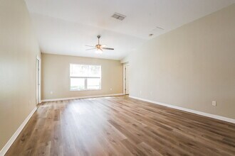 320 Bella Rosa Cir in Sanford, FL - Building Photo - Building Photo
