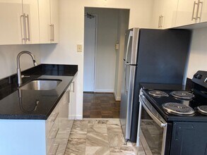 657 Balliol in Toronto, ON - Building Photo - Building Photo